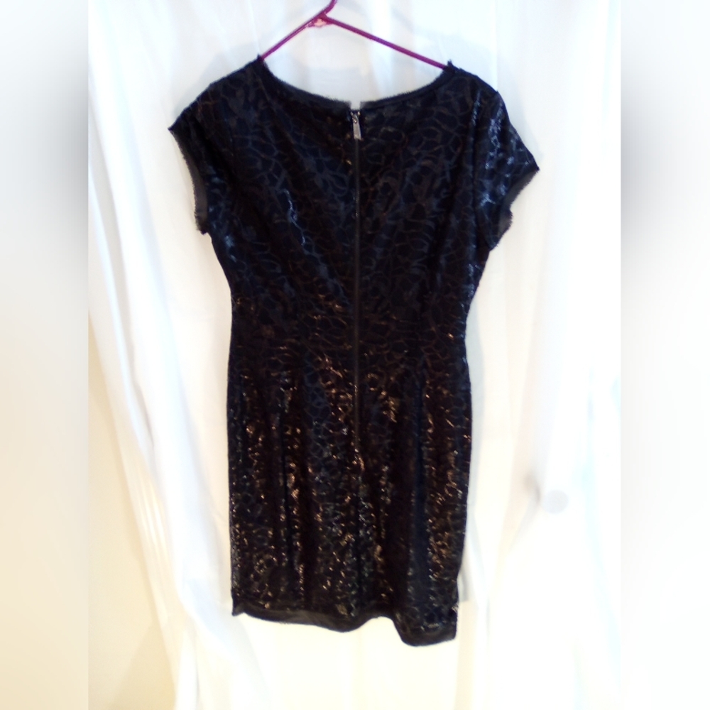 VINCE CAMUTO DRESS - Picture 3 of 7